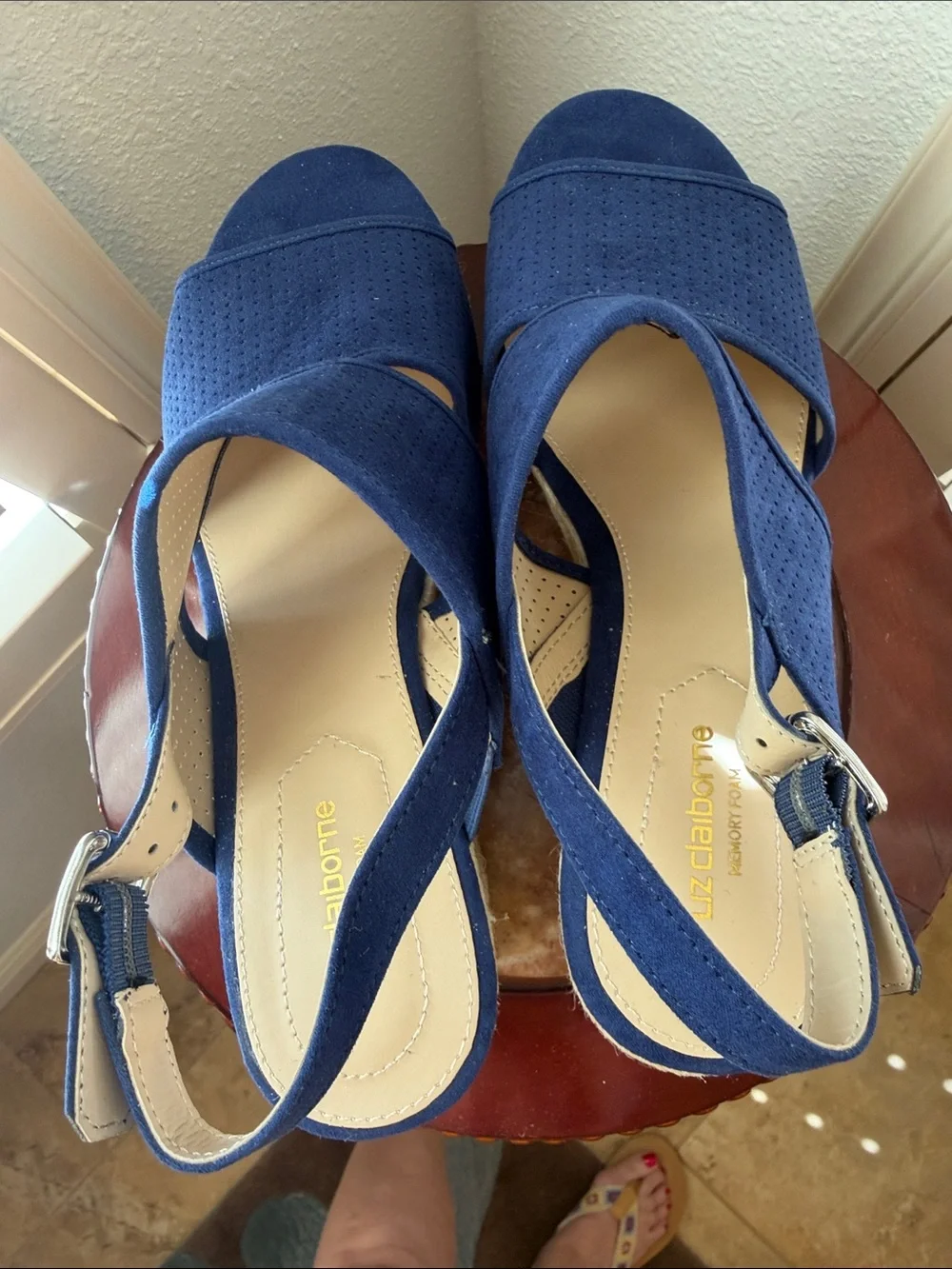 NWOT Claiborne Wedge Rope Heel Sandals 8 Perforated Upper Memory Foam Insole